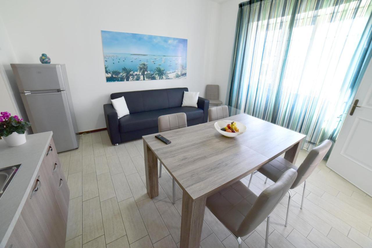 Case Vacanza Via Mozart Porto Cesareo Extérieur photo