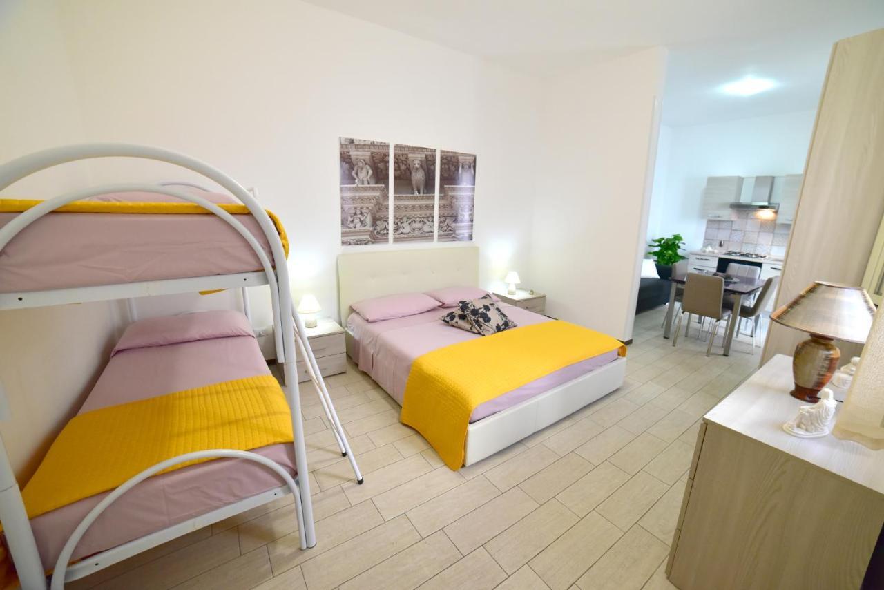 Case Vacanza Via Mozart Porto Cesareo Extérieur photo